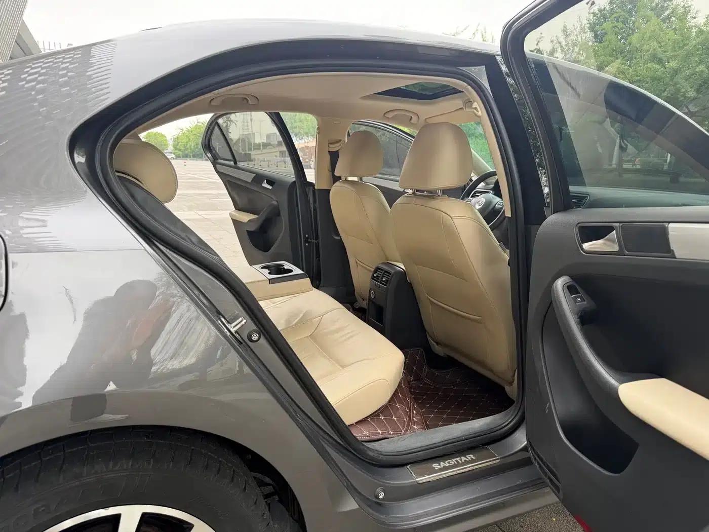 2012 Volkswagen Sagitar 1.4TSI Automatic Luxury — миниатюра 16