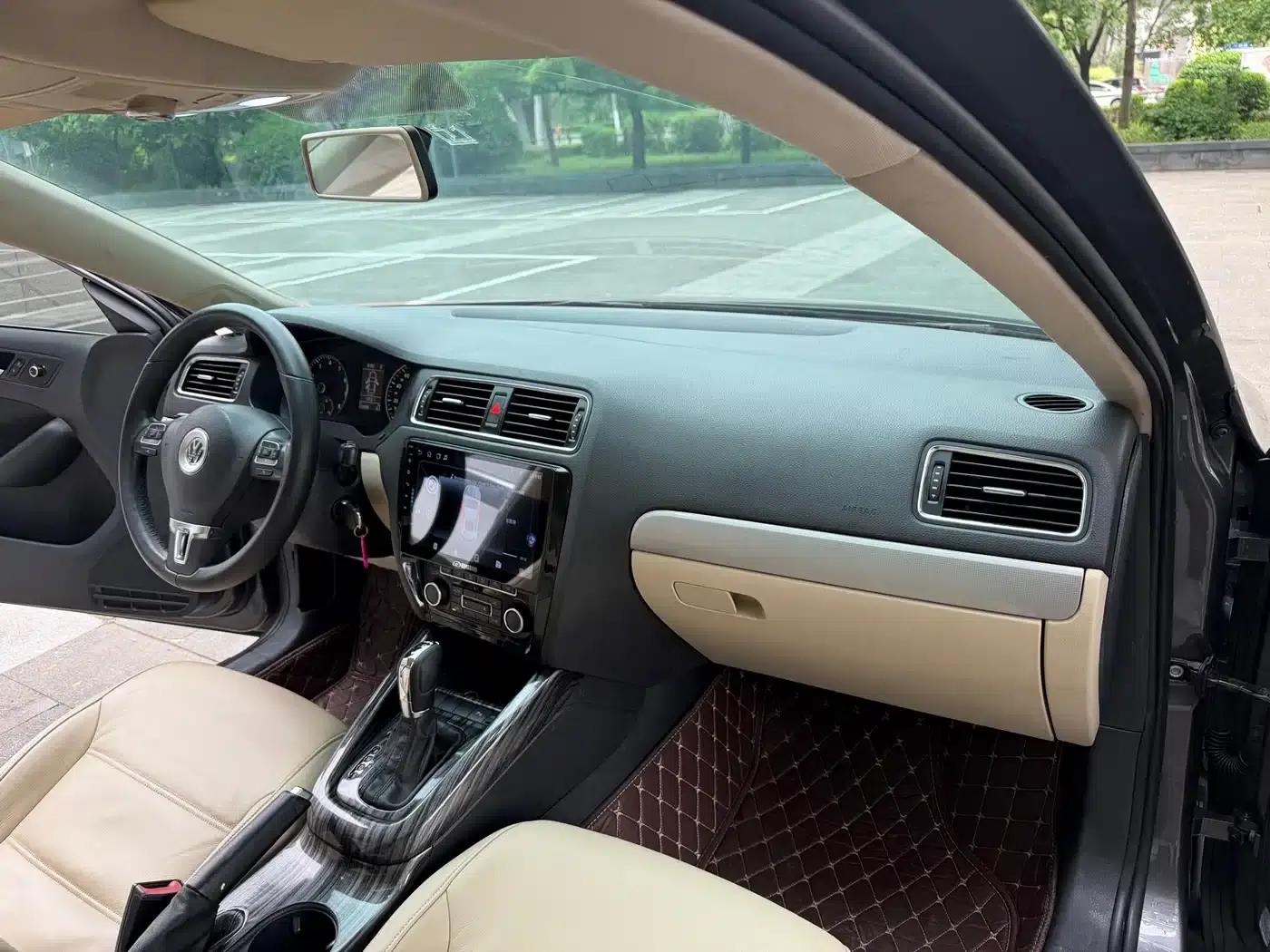 2012 Volkswagen Sagitar 1.4TSI Automatic Luxury — миниатюра 17