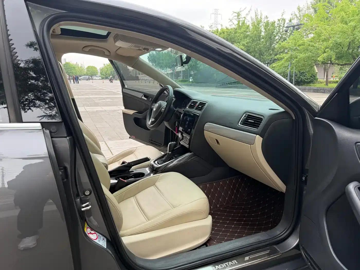 2012 Volkswagen Sagitar 1.4TSI Automatic Luxury — миниатюра 18