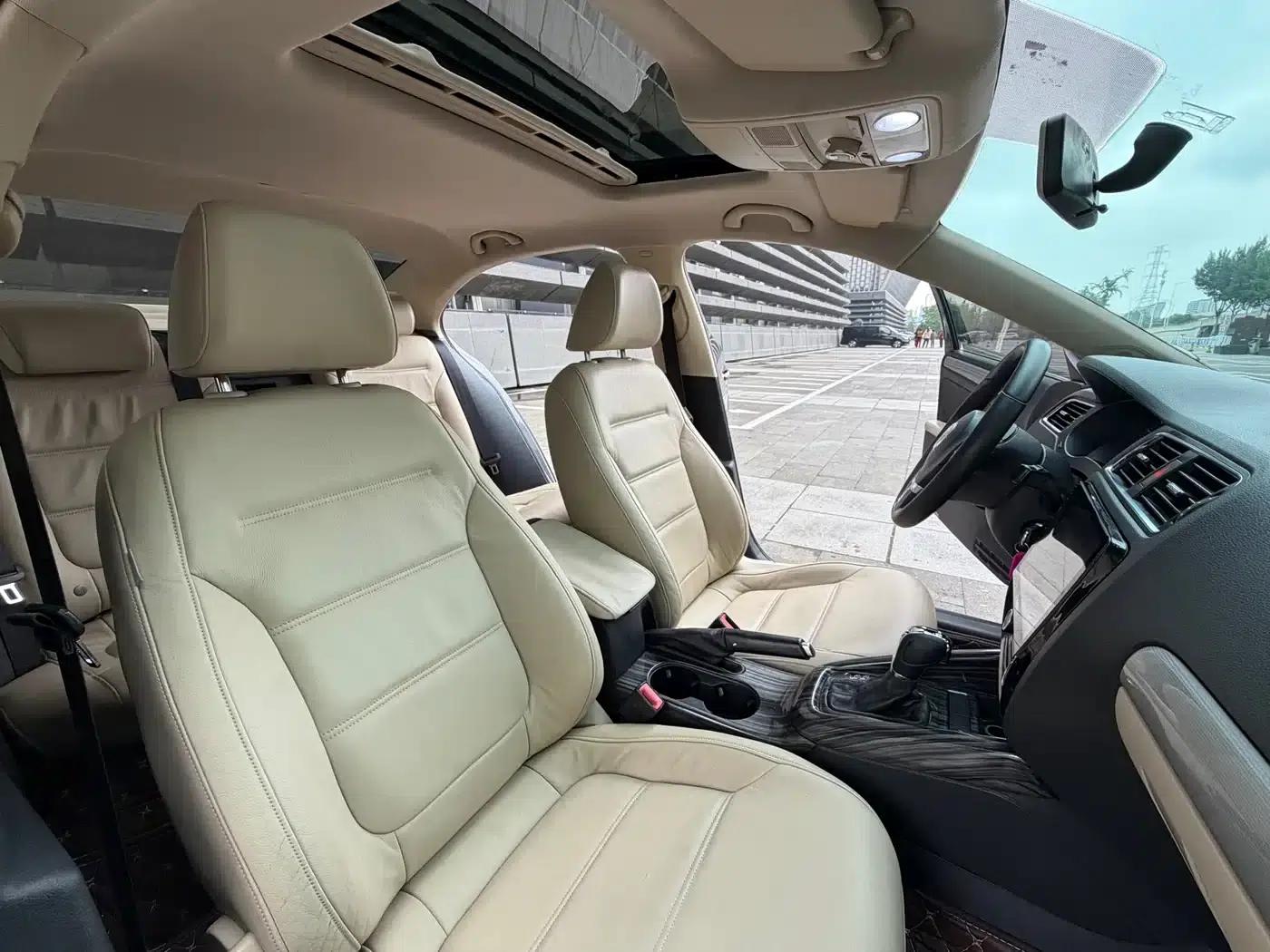 2012 Volkswagen Sagitar 1.4TSI Automatic Luxury — миниатюра 19