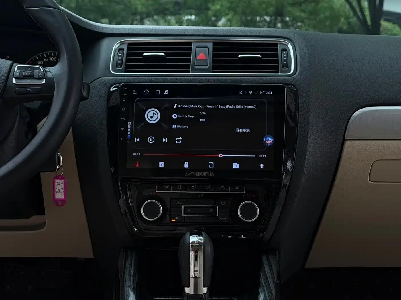 2012 Volkswagen Sagitar 1.4TSI Automatic Luxury — миниатюра 23