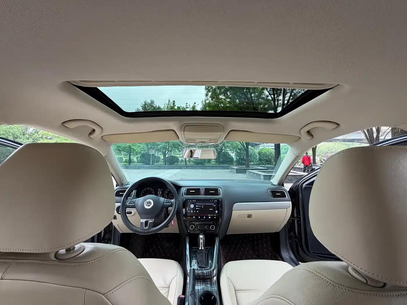2012 Volkswagen Sagitar 1.4TSI Automatic Luxury — миниатюра 25