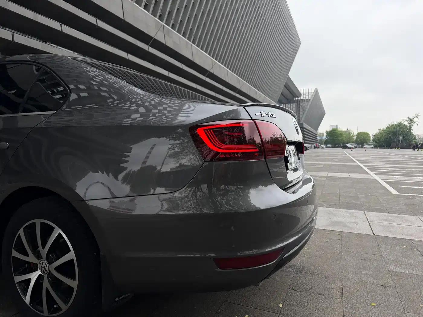 2012 Volkswagen Sagitar 1.4TSI Automatic Luxury — миниатюра 7