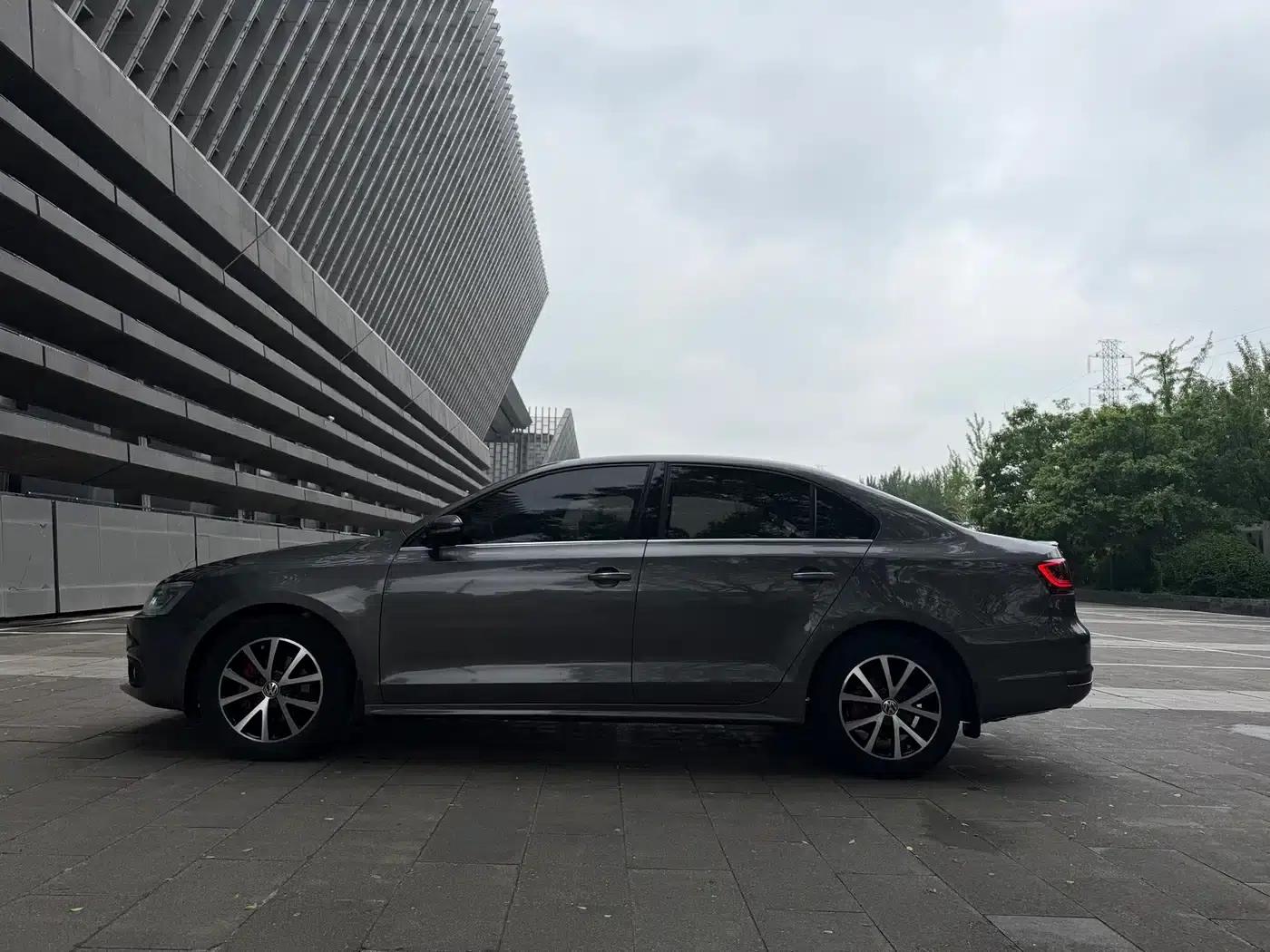 2012 Volkswagen Sagitar 1.4TSI Automatic Luxury — миниатюра 9