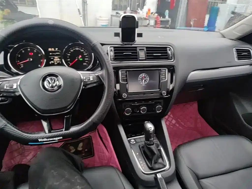 2018 Volkswagen Sagitar 1.6L Automatic Comfort Model — миниатюра 13