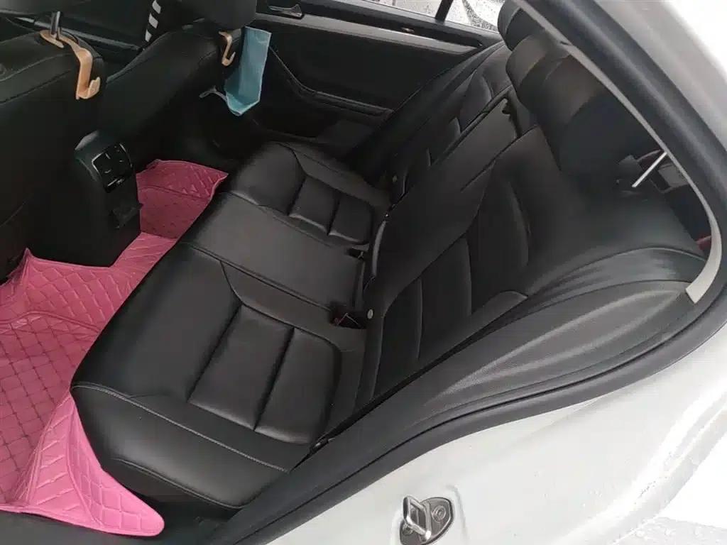 2018 Volkswagen Sagitar 1.6L Automatic Comfort Model — миниатюра 17
