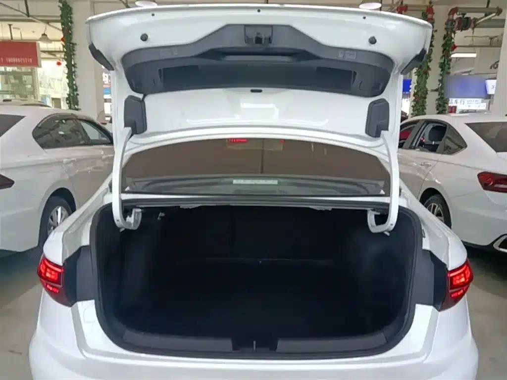2021 Volkswagen Sagitar 280TSI DSG Excellence Edition — миниатюра 19