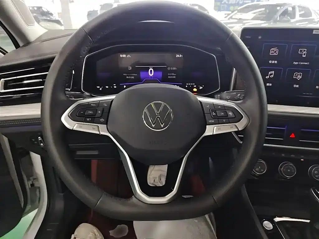 2025 Volkswagen Sagitar Facelift 300TSI DSG Super Edition — миниатюра 11