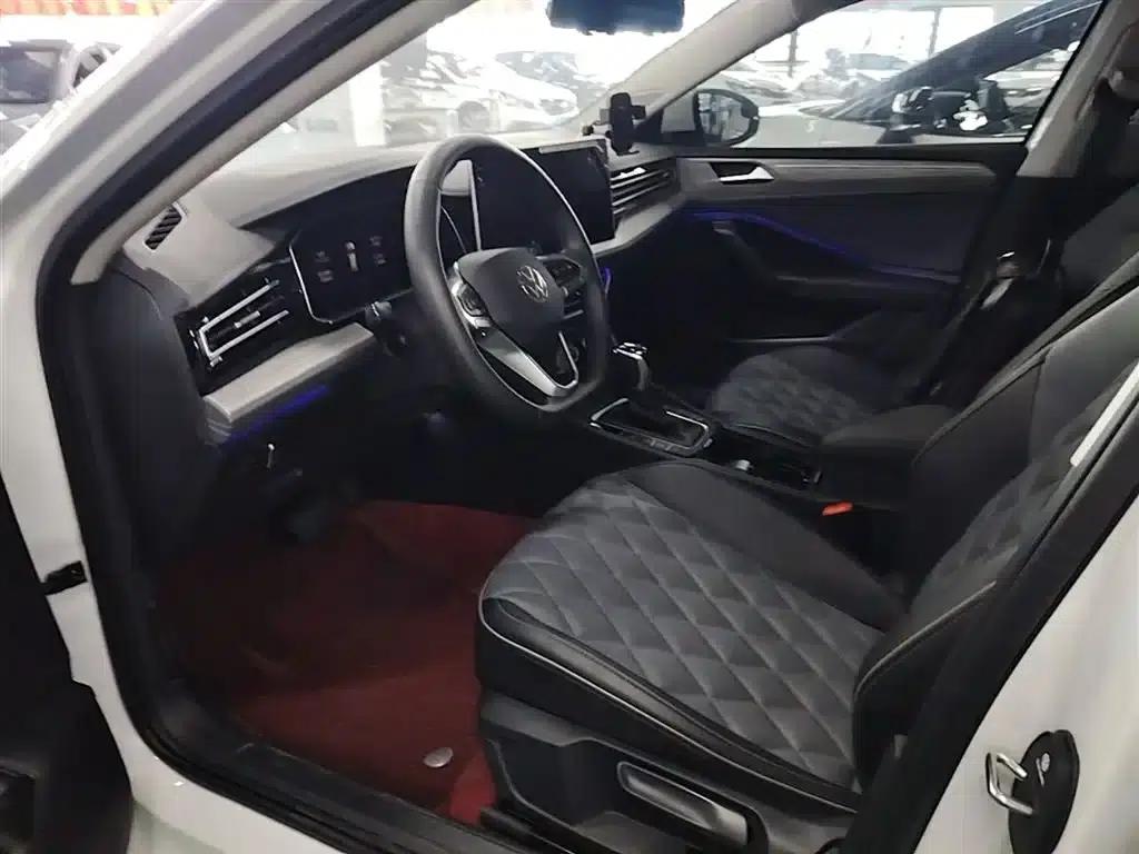 2025 Volkswagen Sagitar Facelift 300TSI DSG Super Edition — миниатюра 15