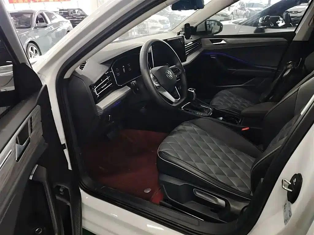 2025 Volkswagen Sagitar Facelift 300TSI DSG Super Edition — миниатюра 16