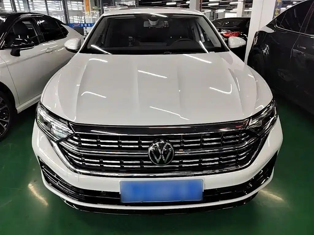 2025 Volkswagen Sagitar Facelift 300TSI DSG Super Edition — миниатюра 3