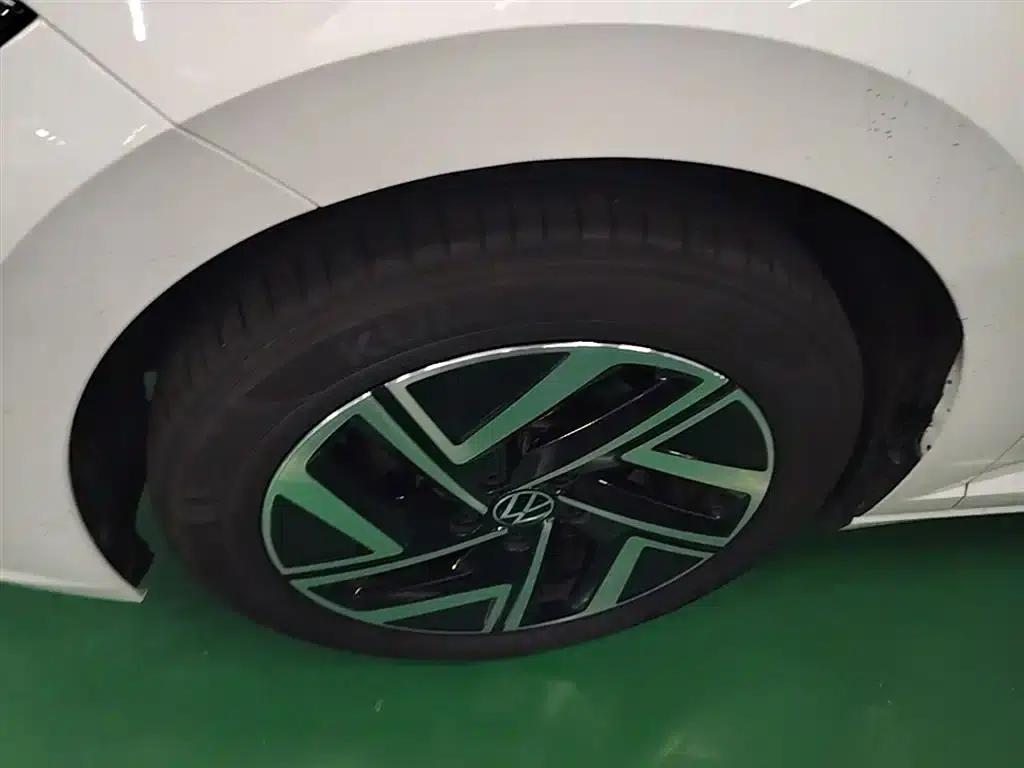 2025 Volkswagen Sagitar Facelift 300TSI DSG Super Edition — миниатюра 23