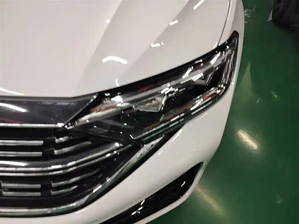 2025 Volkswagen Sagitar Facelift 300TSI DSG Super Edition — миниатюра 24