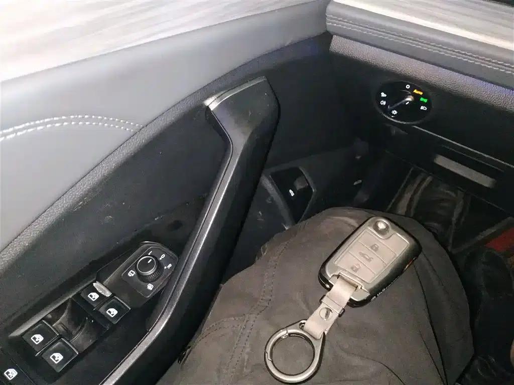 2023 Volkswagen Sagitar 300TSI DSG Super Edition — миниатюра 9