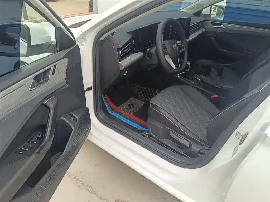 2023 Volkswagen Sagitar 300TSI DSG Super Edition — миниатюра 16
