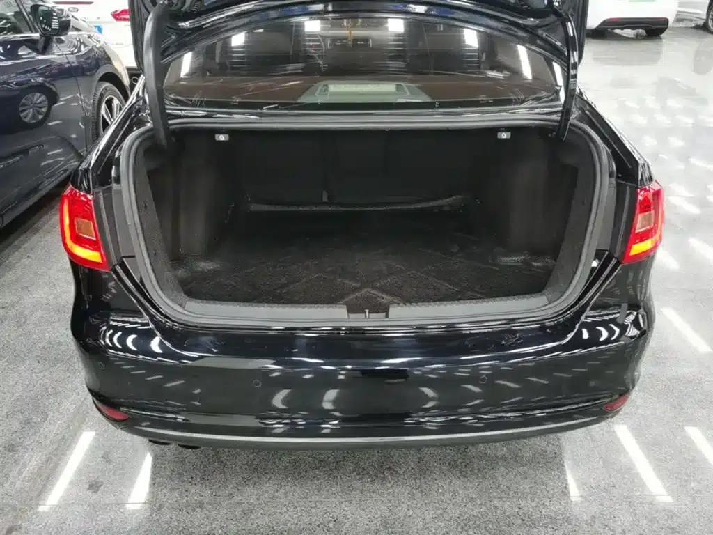 2014 Volkswagen Sagitar Facelift 1.4TSI Automatic Luxury — миниатюра 19