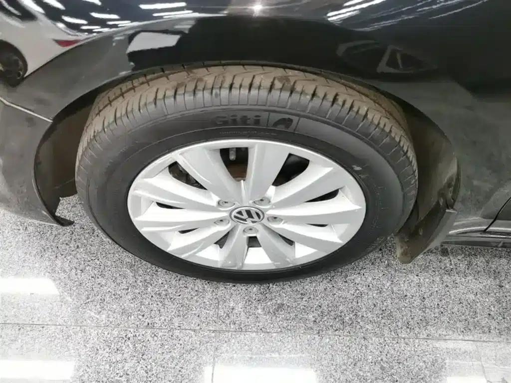 2014 Volkswagen Sagitar Facelift 1.4TSI Automatic Luxury — миниатюра 23