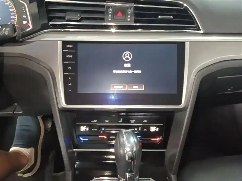Lamando 2021 Facelift 280TSI DSG Comfort Edition — миниатюра 6