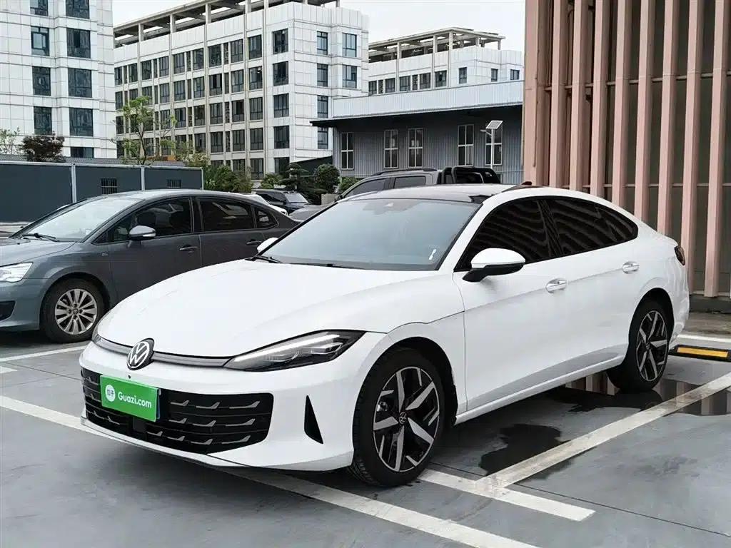 2026 Lamando L 300TSI Lingfeng Edition — миниатюра 1