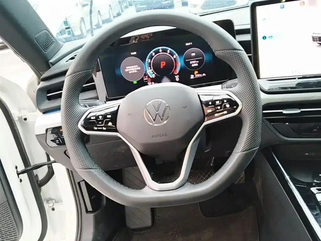2026 Lamando L 300TSI Lingfeng Edition — миниатюра 11