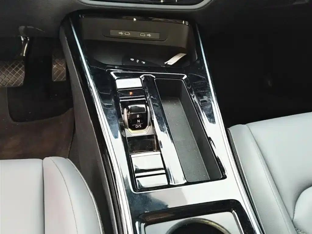 2026 Lamando L 300TSI Lingfeng Edition — миниатюра 14
