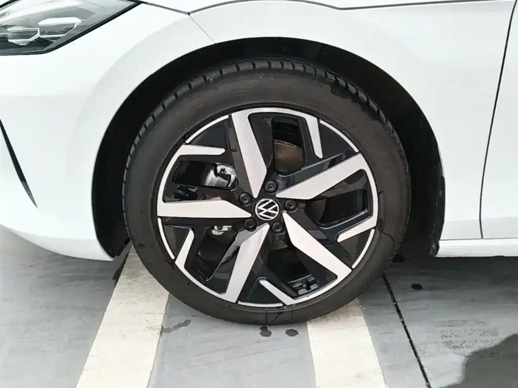 2026 Lamando L 300TSI Lingfeng Edition — миниатюра 23
