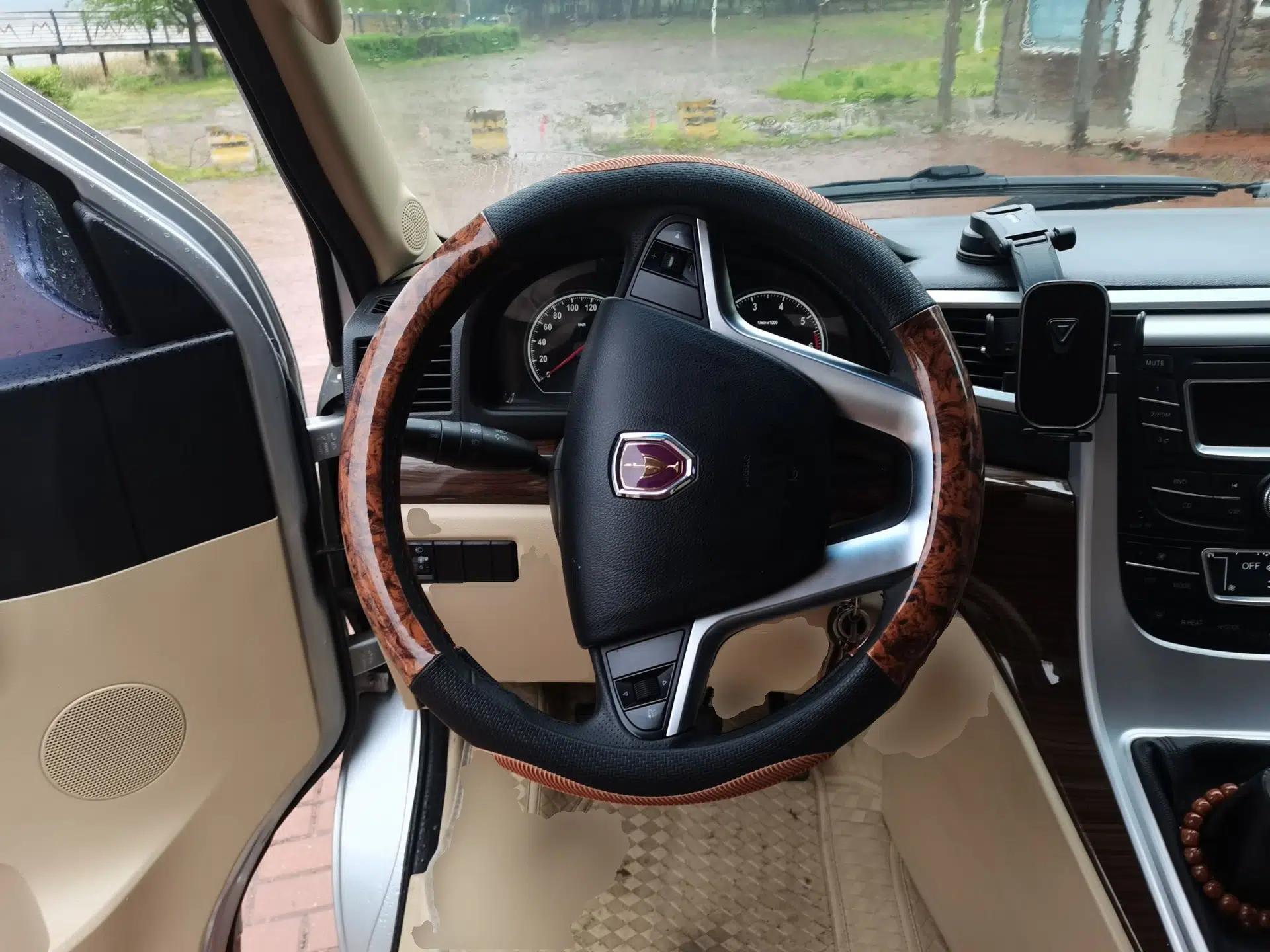 Jinbei Grace 2014 2.0L Luxury Short-Wheelbase 7-Seater 1TR — миниатюра 11
