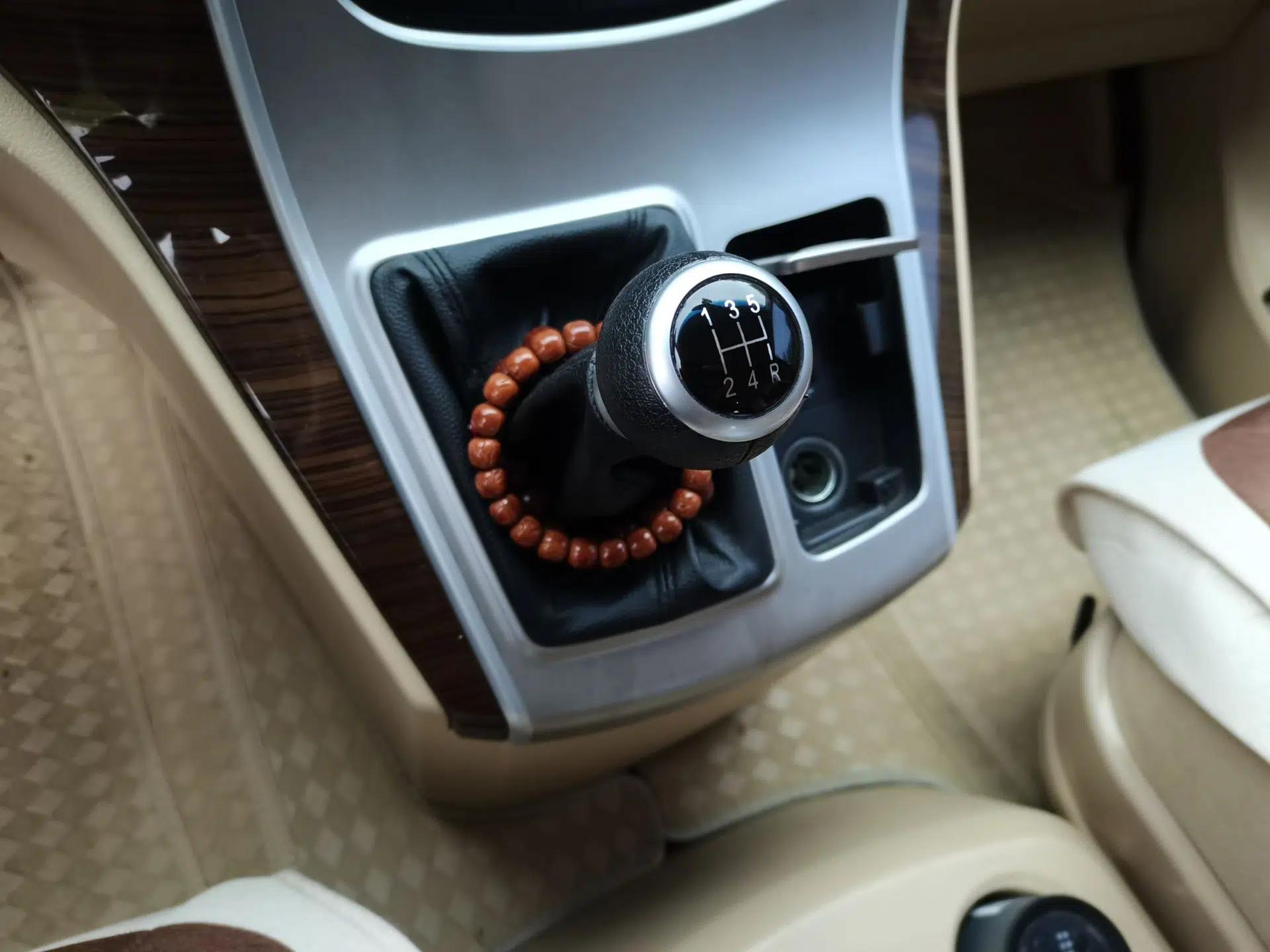 Jinbei Grace 2014 2.0L Luxury Short-Wheelbase 7-Seater 1TR — миниатюра 15