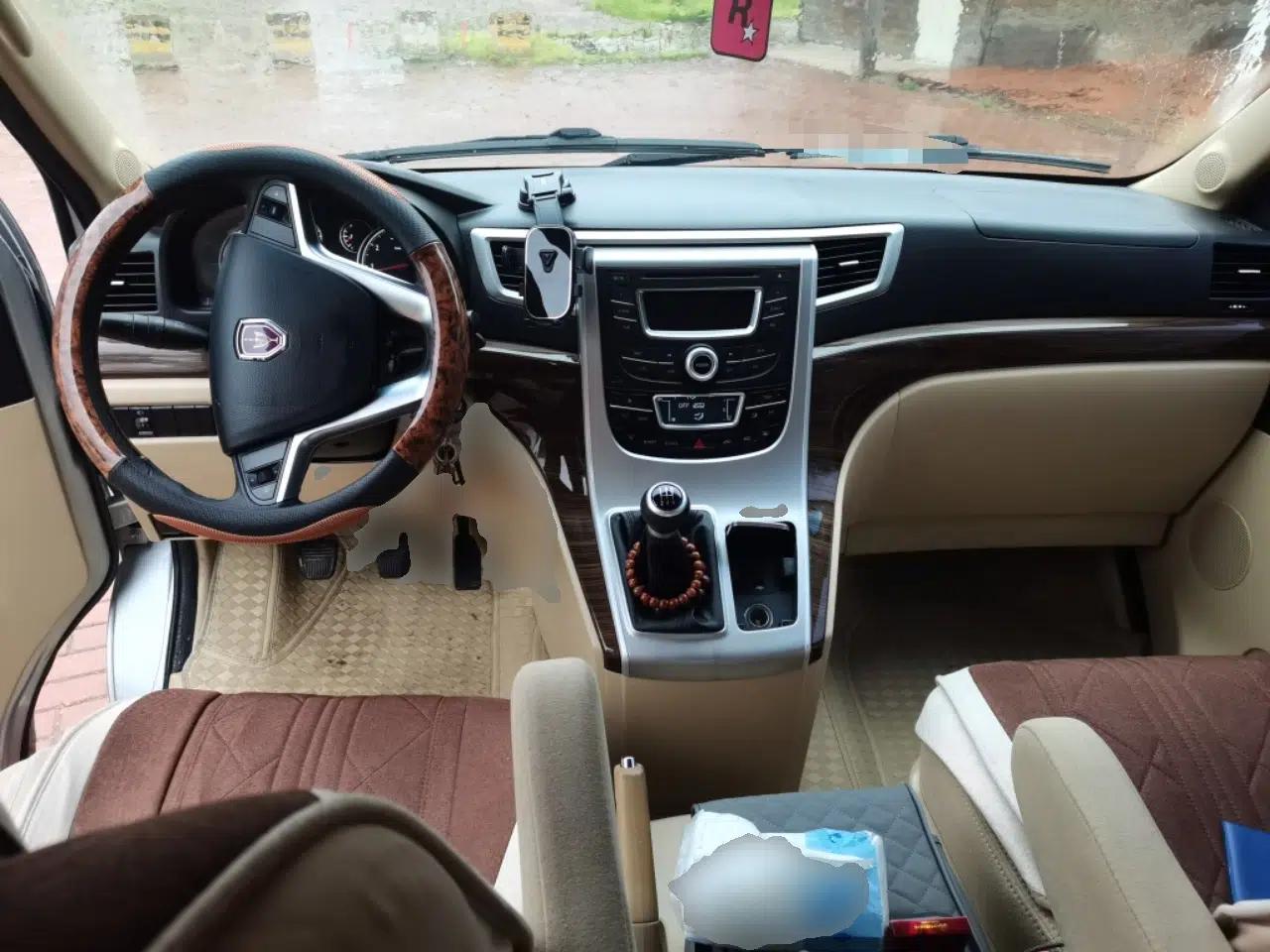 Jinbei Grace 2014 2.0L Luxury Short-Wheelbase 7-Seater 1TR — миниатюра 10