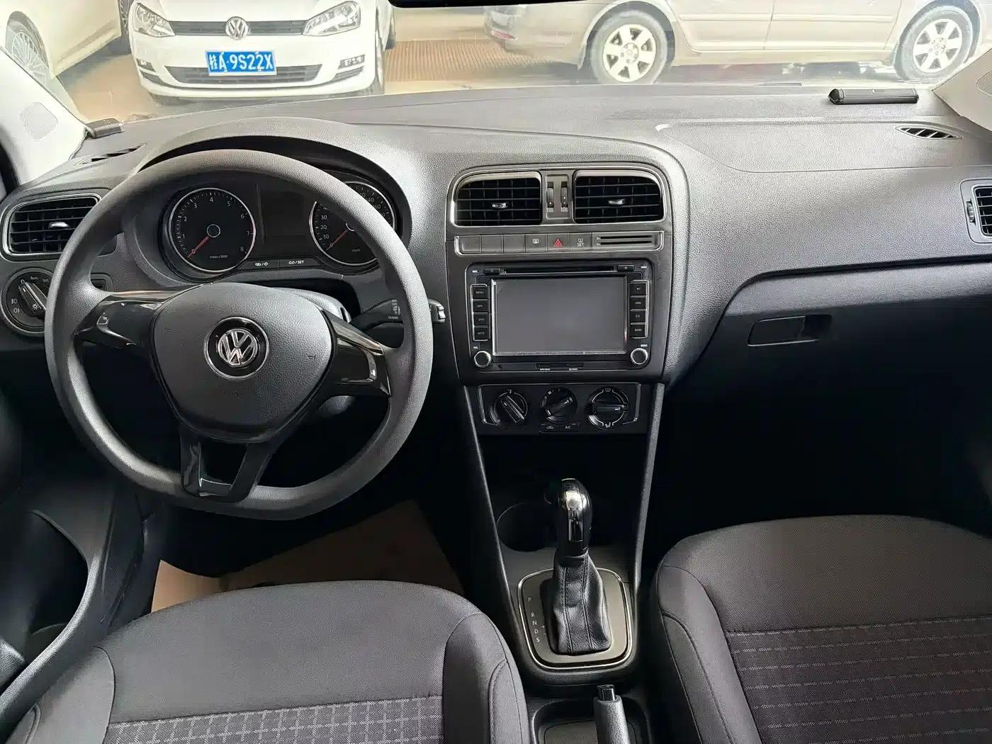 2014 Polo 1.4L Automatic Comfort Edition — миниатюра 6