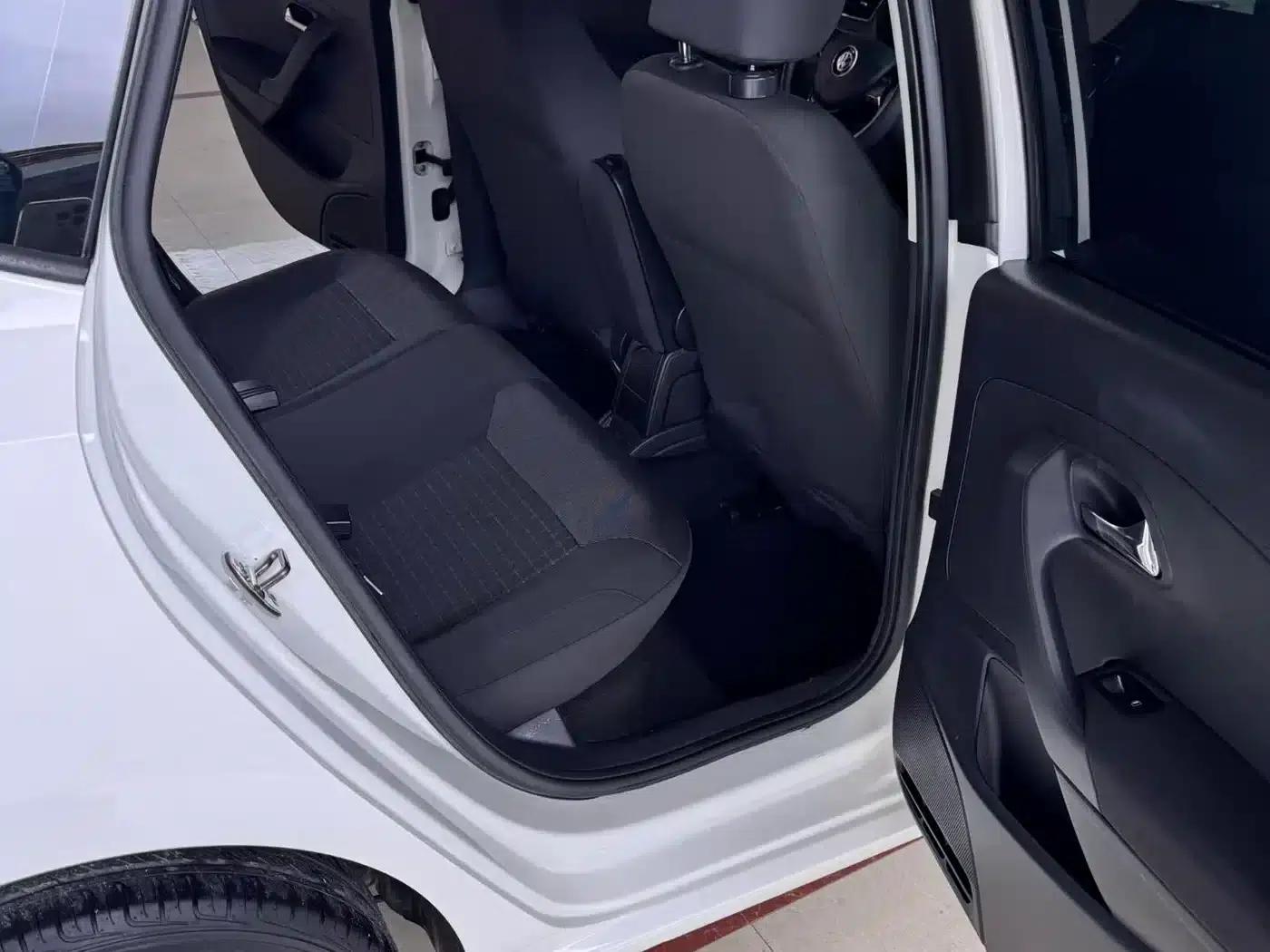2014 Polo 1.4L Automatic Comfort Edition — миниатюра 9