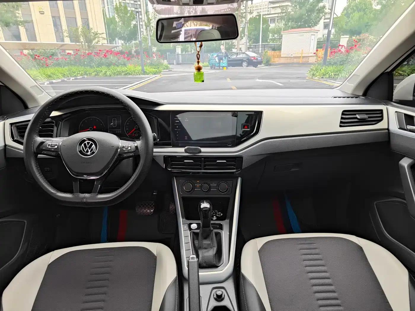 2021 Polo Plus 1.5L Automatic Colorful Technology Edition — миниатюра 8