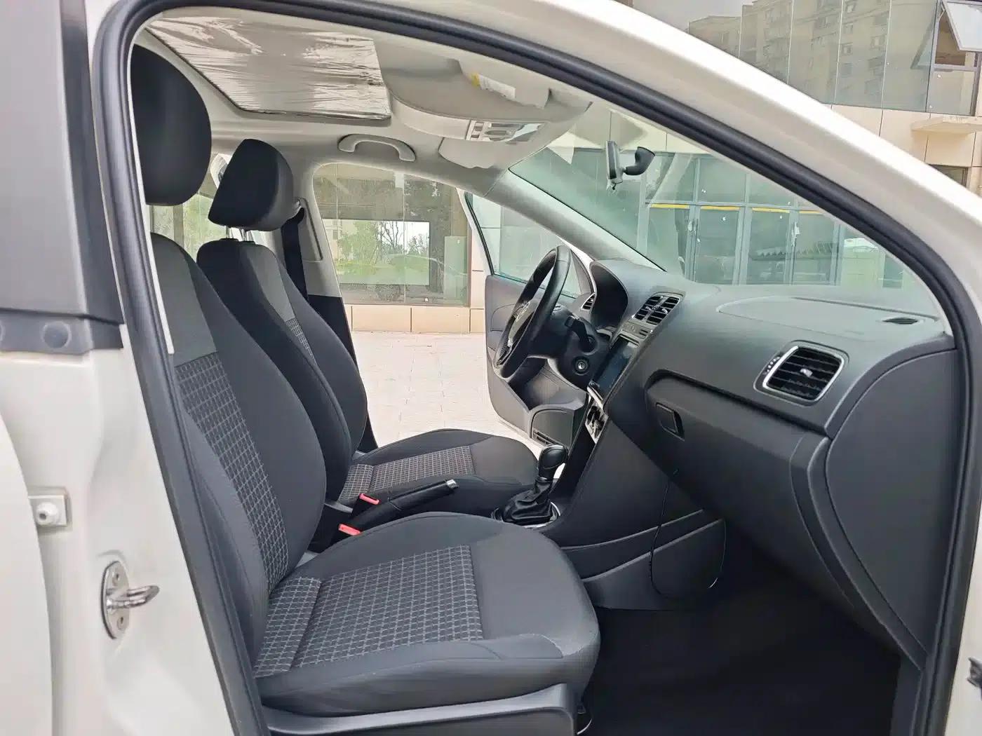 2016 Polo 1.6L Automatic Comfort Model — миниатюра 11
