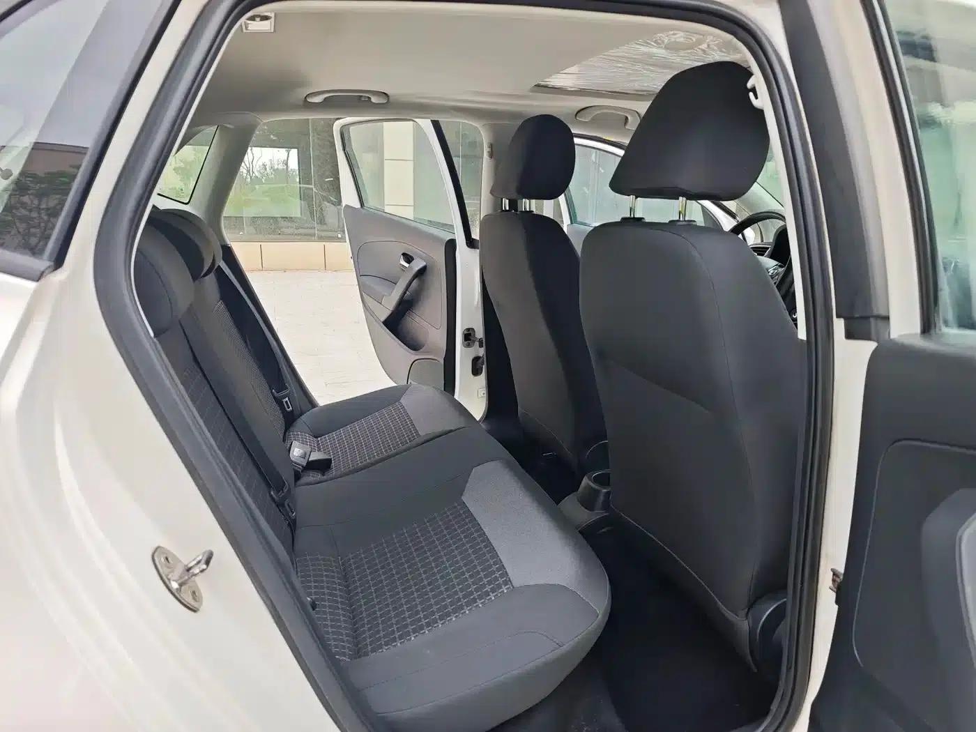2016 Polo 1.6L Automatic Comfort Model — миниатюра 12