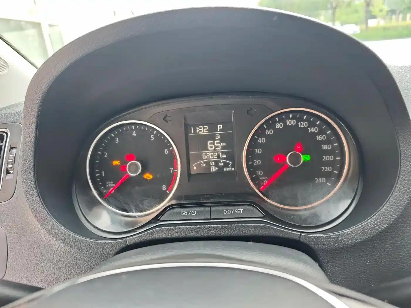 2016 Polo 1.6L Automatic Comfort Model — миниатюра 14