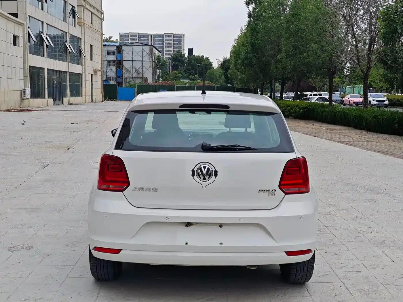 2016 Polo 1.6L Automatic Comfort Model — миниатюра 6