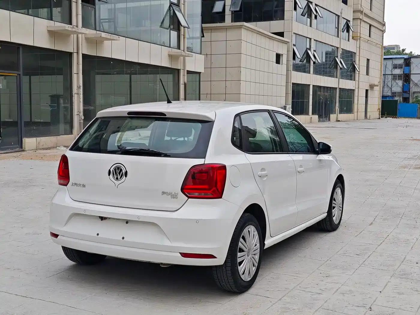 2016 Polo 1.6L Automatic Comfort Model — миниатюра 7