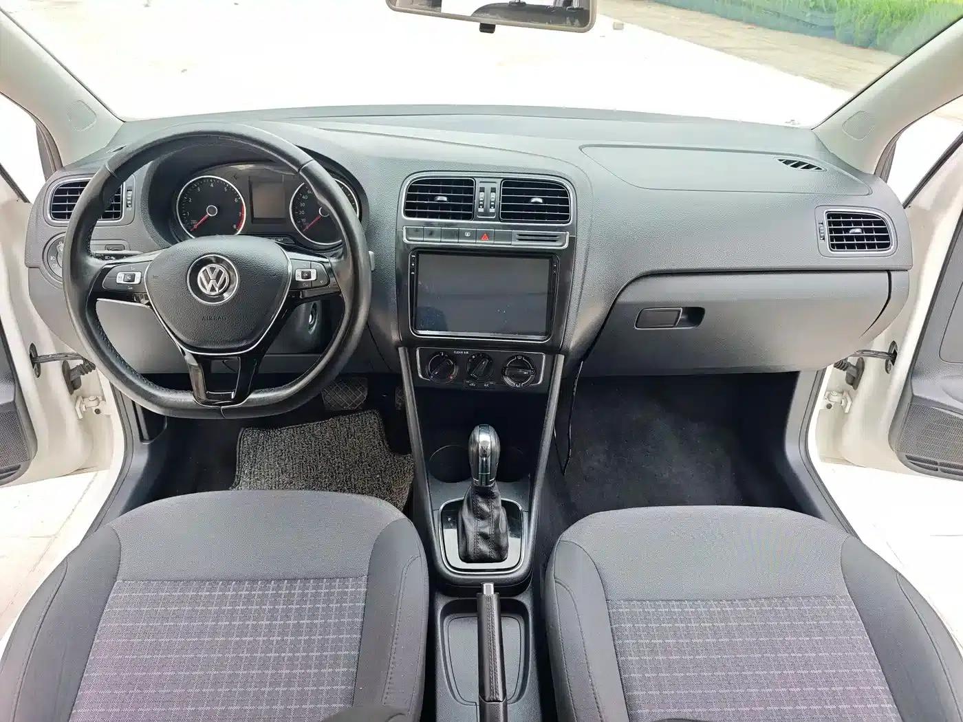 2016 Polo 1.6L Automatic Comfort Model — миниатюра 10