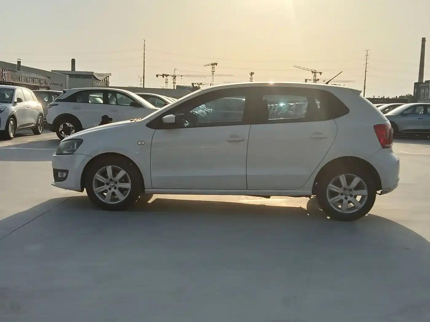 2013 Polo 1.4L Automatic Comfort Edition — миниатюра 6