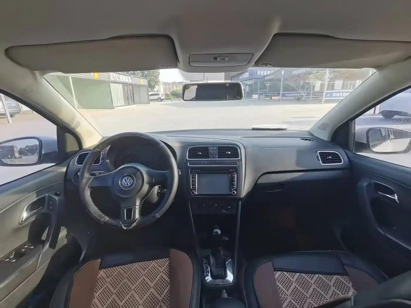 2013 Polo 1.4L Automatic Comfort Edition — миниатюра 9