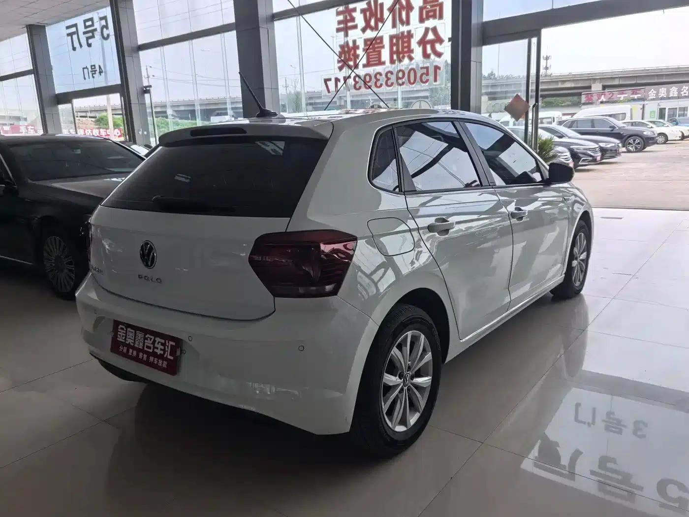 2021 Polo Plus 1.5L Automatic Colorful Technology Edition — миниатюра 17