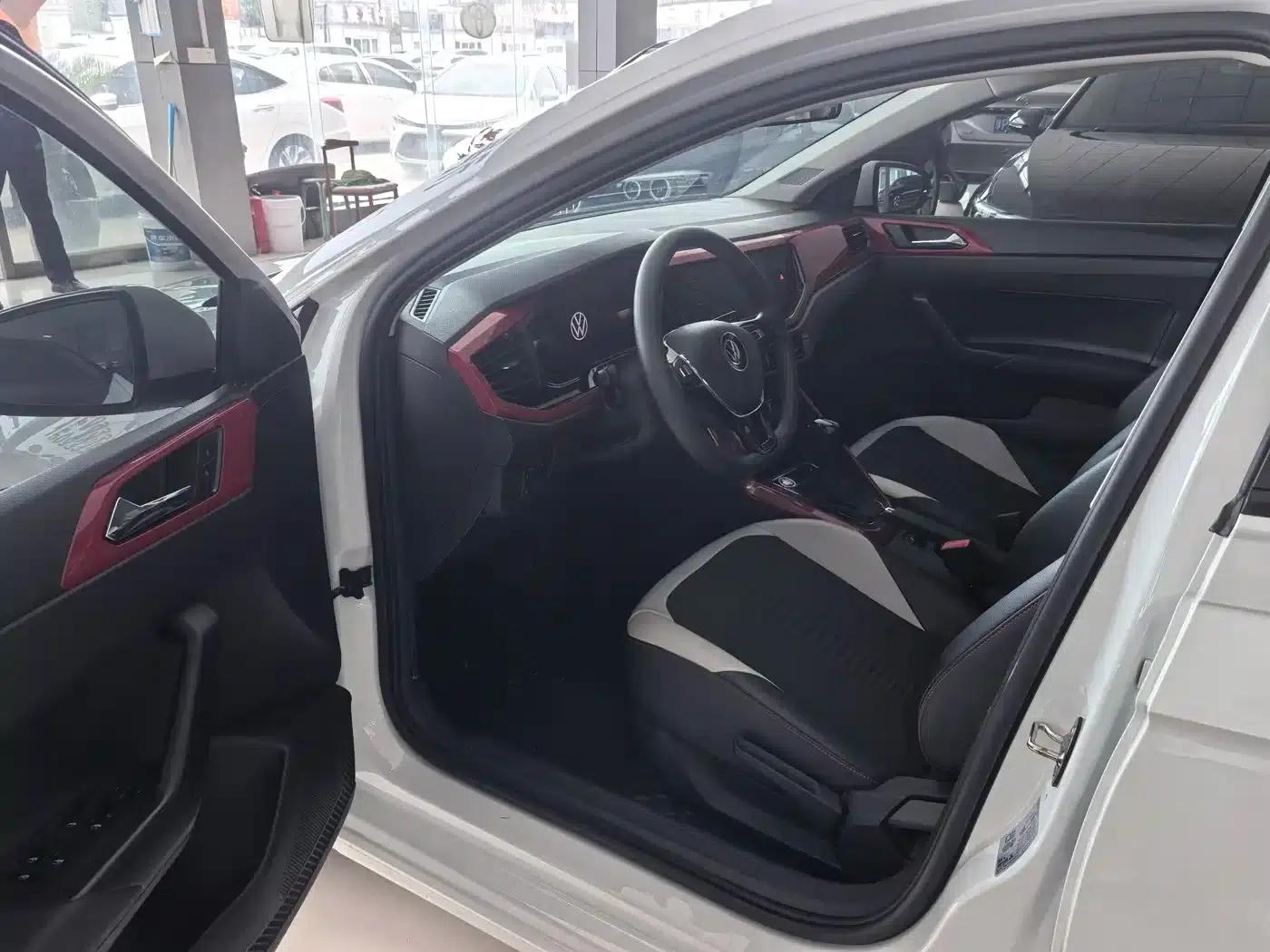 2021 Polo Plus 1.5L Automatic Colorful Technology Edition — миниатюра 4