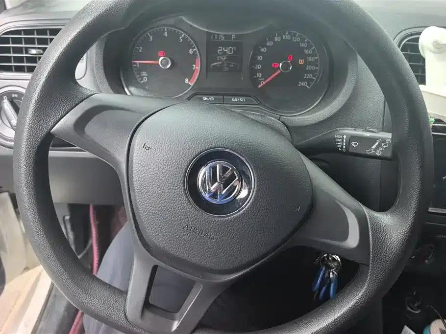 2018 Polo 1.5L Automatic Comfort Edition — миниатюра 15