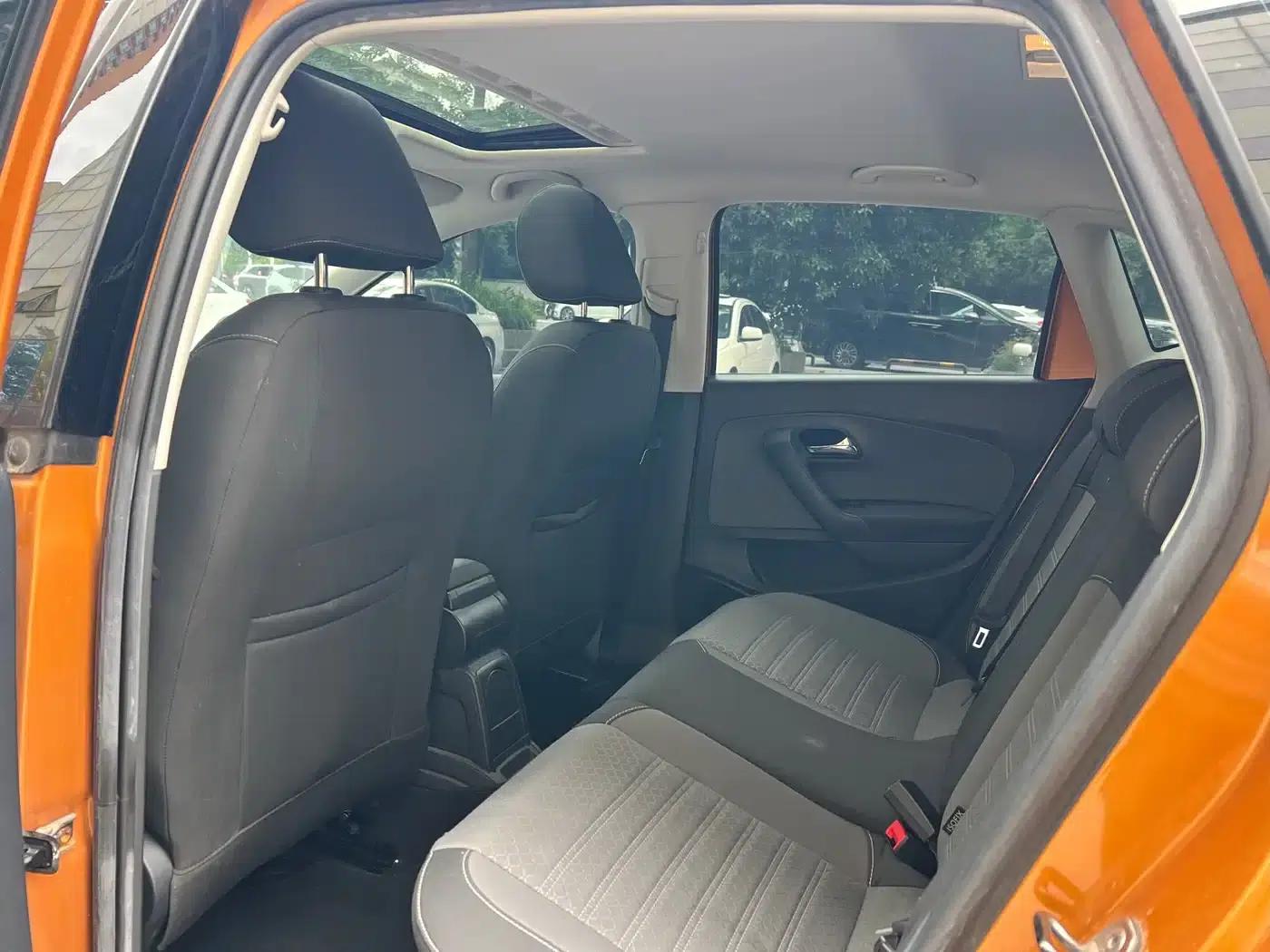 2018 Polo 1.5L Cross Polo Automatic — миниатюра 13