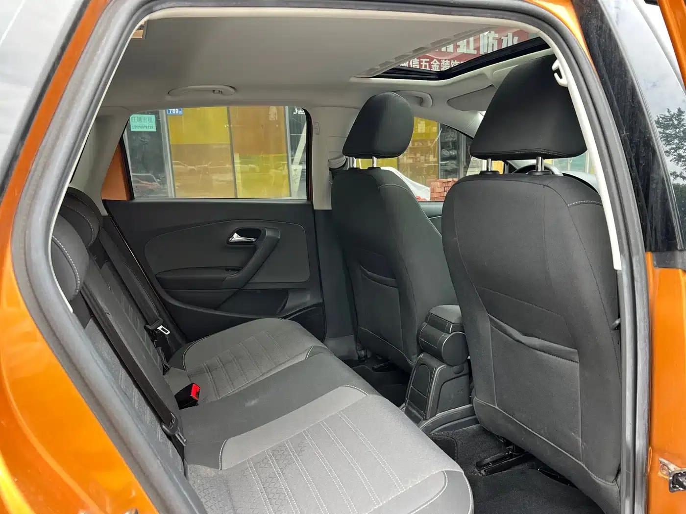 2018 Polo 1.5L Cross Polo Automatic — миниатюра 14