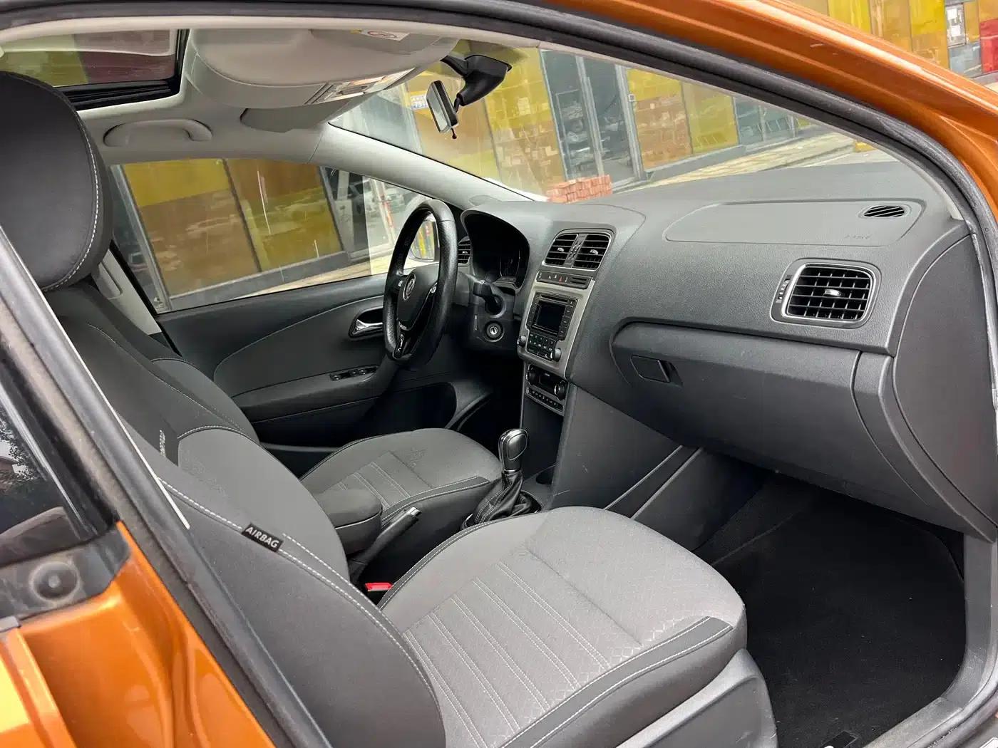 2018 Polo 1.5L Cross Polo Automatic — миниатюра 15
