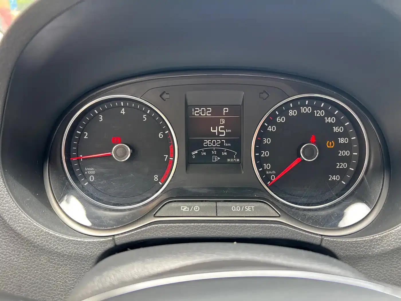 2018 Polo 1.5L Cross Polo Automatic — миниатюра 23