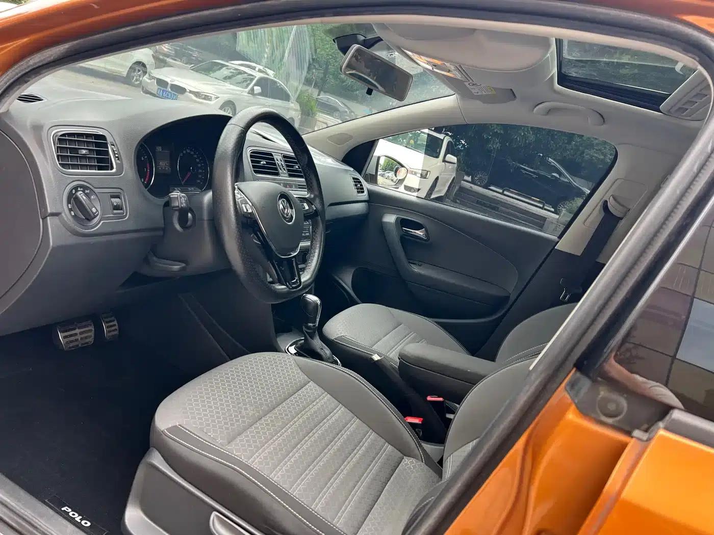2018 Polo 1.5L Cross Polo Automatic — миниатюра 4