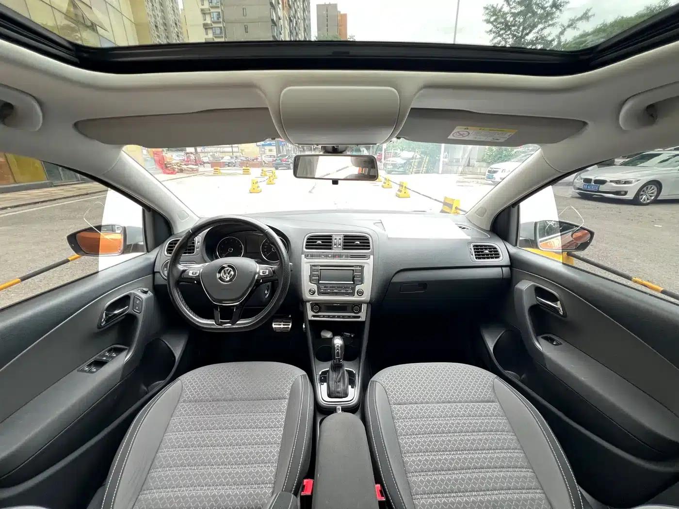 2018 Polo 1.5L Cross Polo Automatic — миниатюра 5