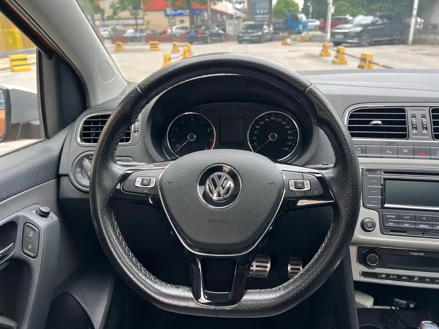 2018 Polo 1.5L Cross Polo Automatic — миниатюра 6
